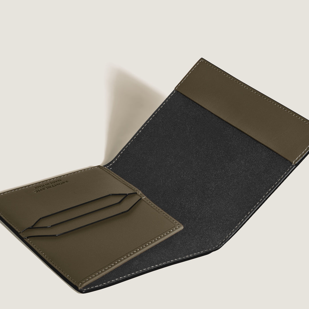 Passport Holder in Extreme Leather