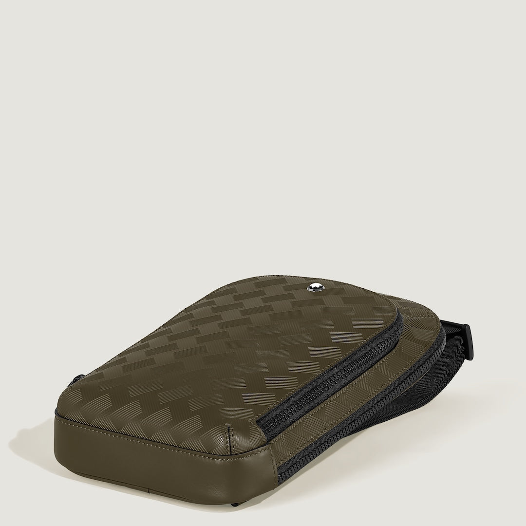 Medium On-Body Bag in Extreme Leather