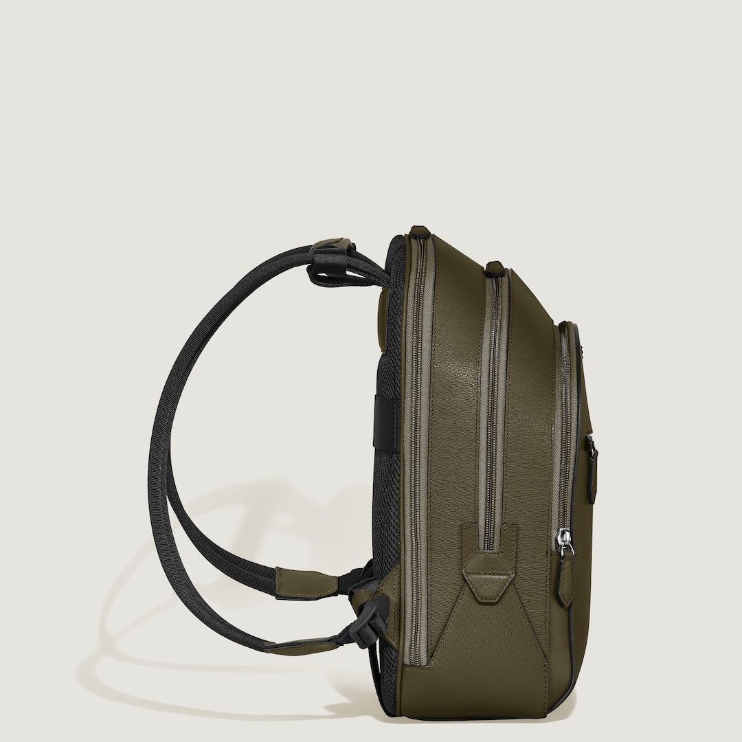 Medium Backpack with 3 Compartments in Sartorial Leather