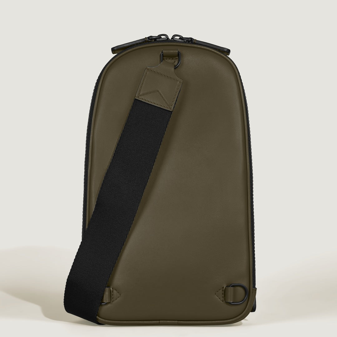 Medium On-Body Bag in Extreme Leather