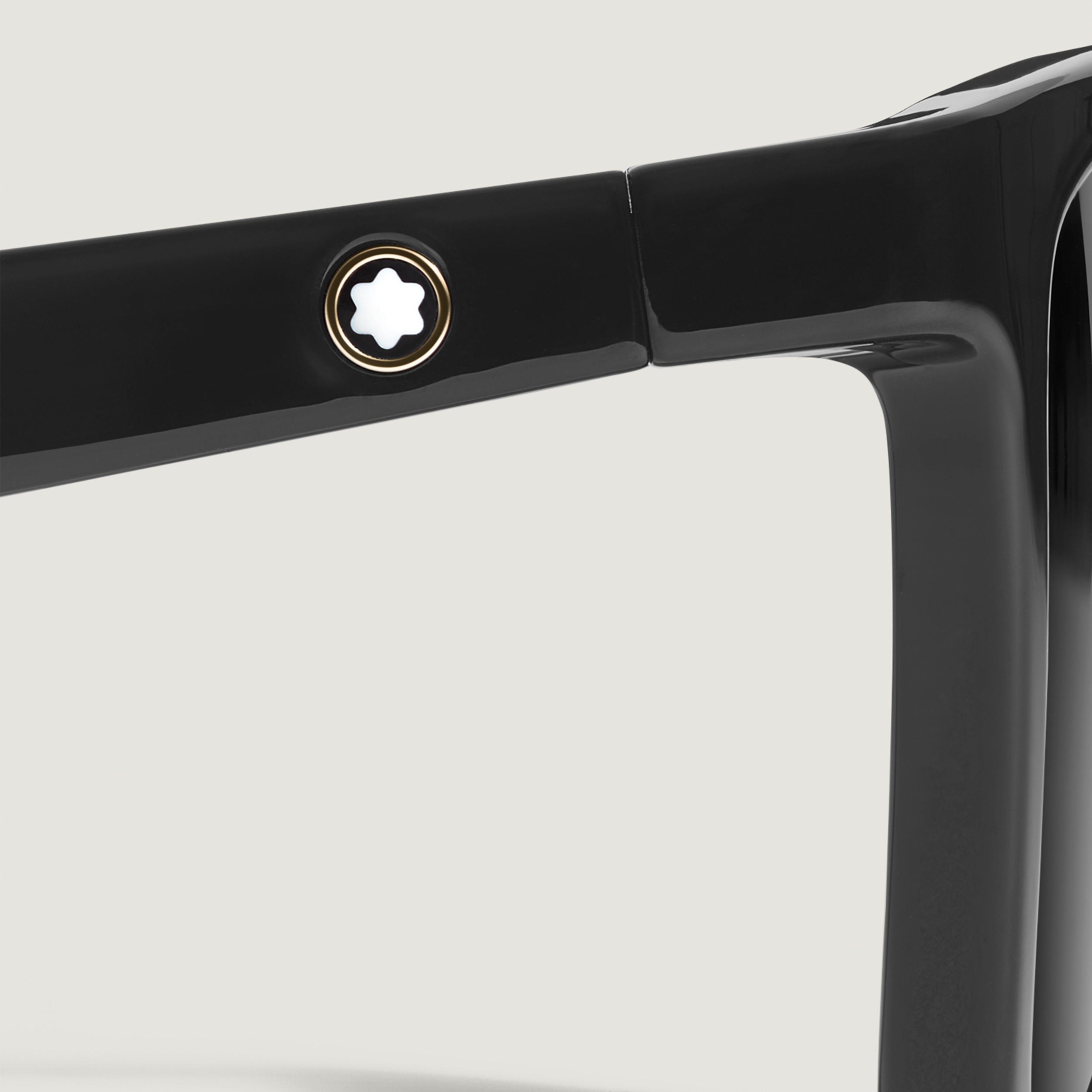 Lunettes de soleil rectangulaires avec monture injectée de couleur noire