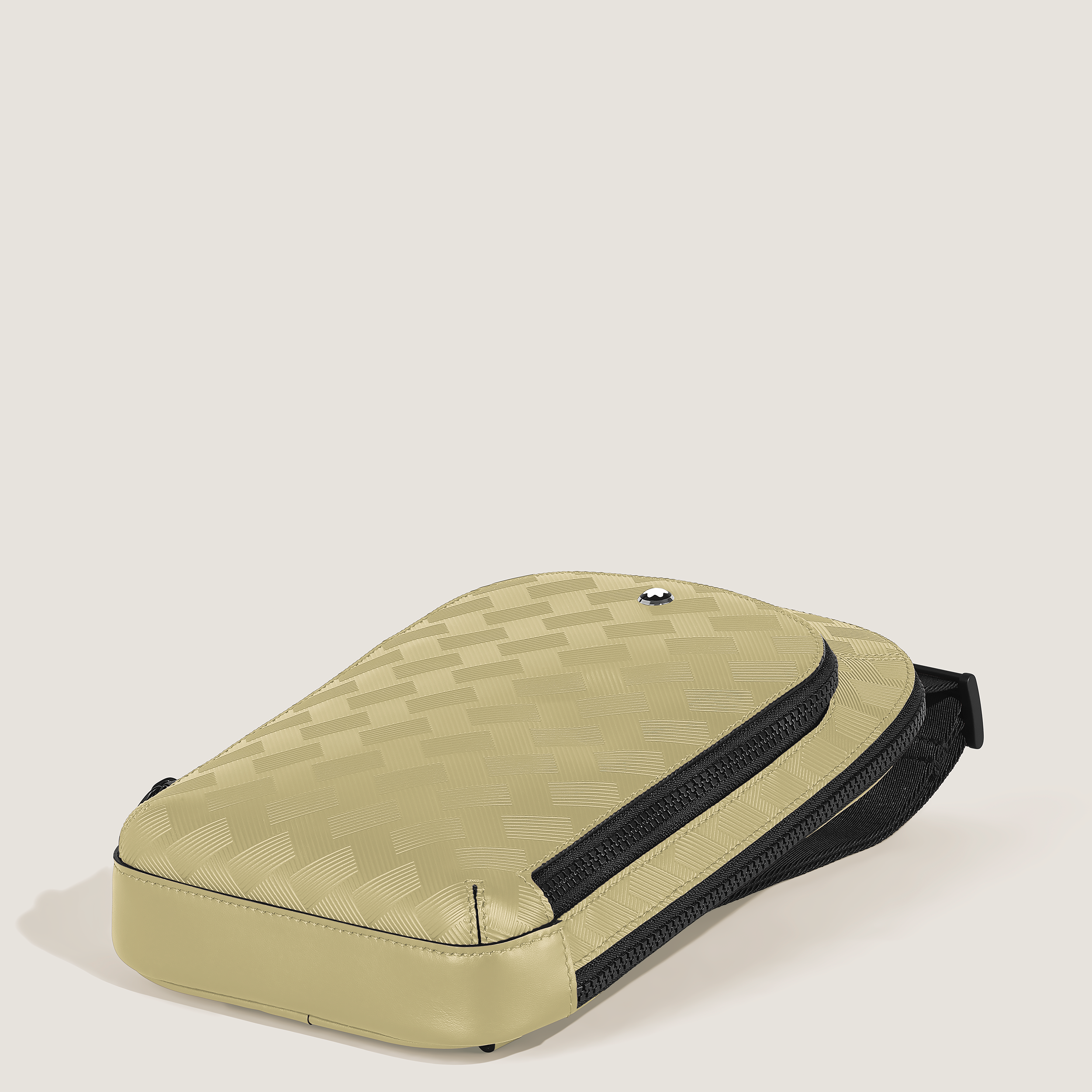 Medium On-Body Bag in Extreme Leather