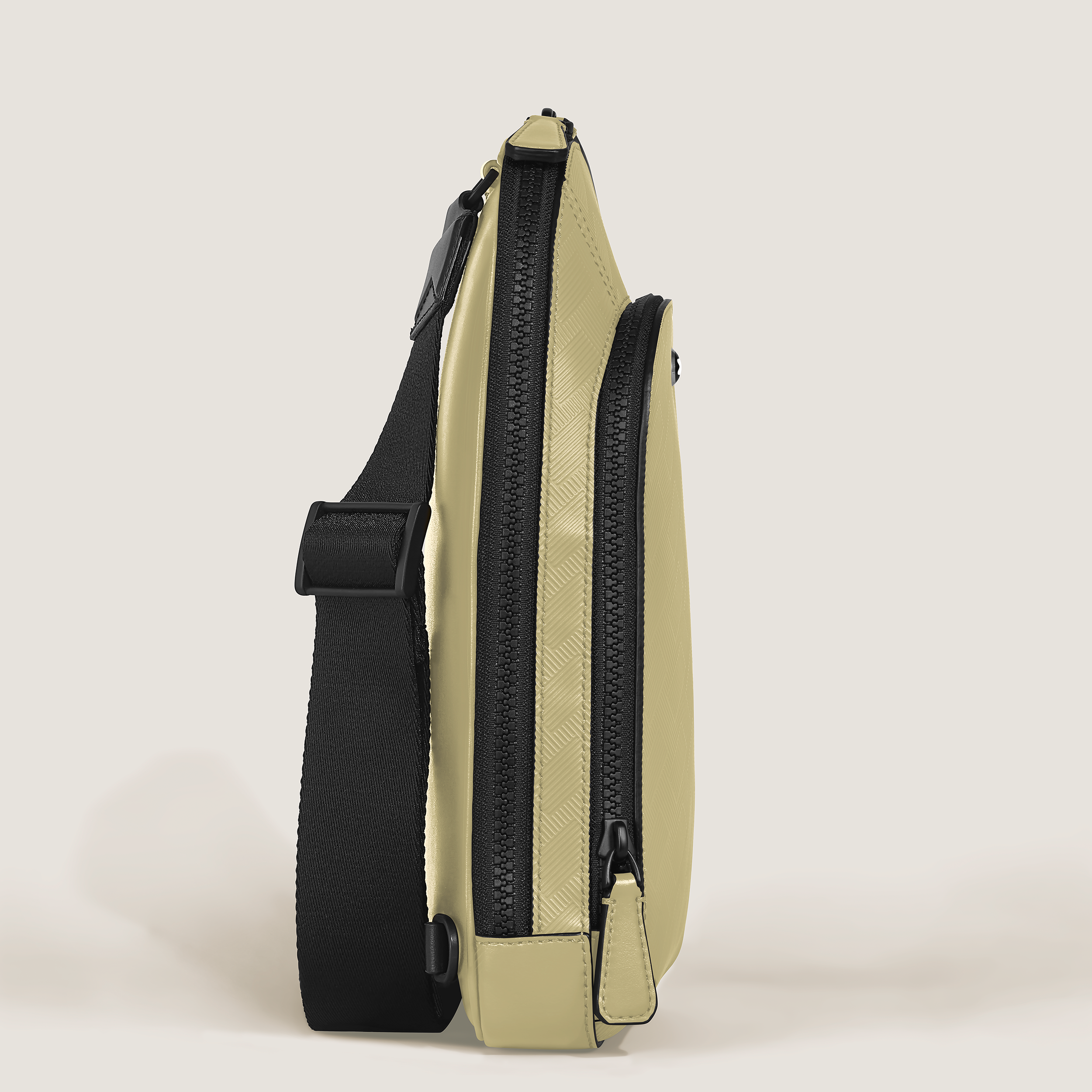 Medium On-Body Bag in Extreme Leather